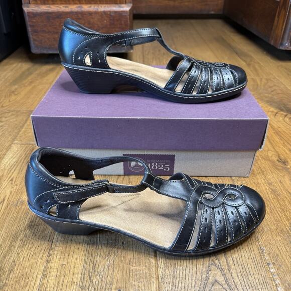 Clarks Shoes - NIB Clarks Collection Wendy Alto T-Strap Sandals Black Leather Womens 10 N